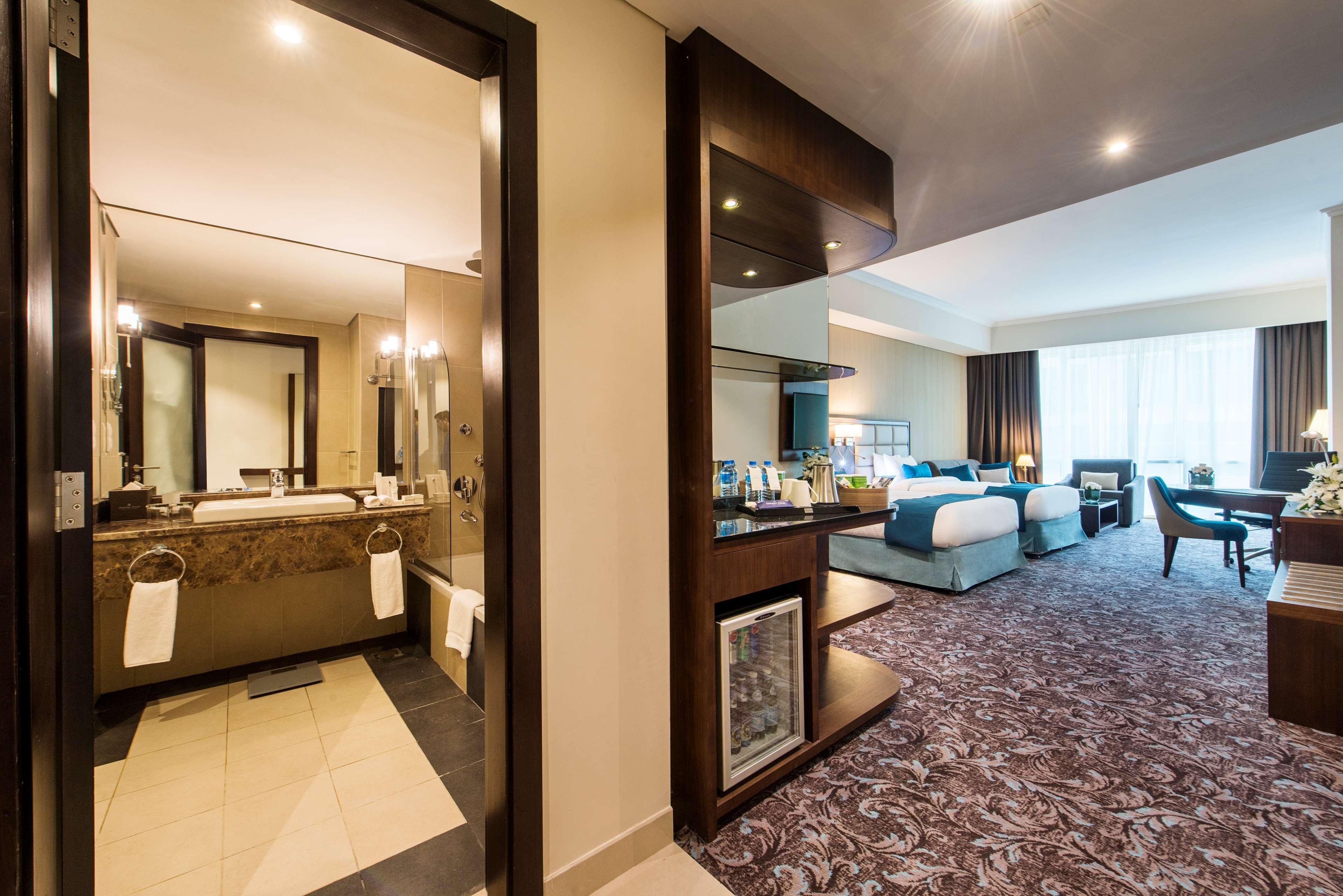 Golden Tulip Doha Hotel Екстер'єр фото